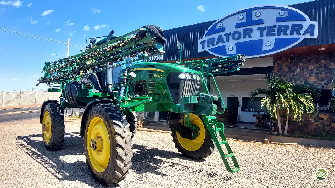 JOHN DEERE M4030