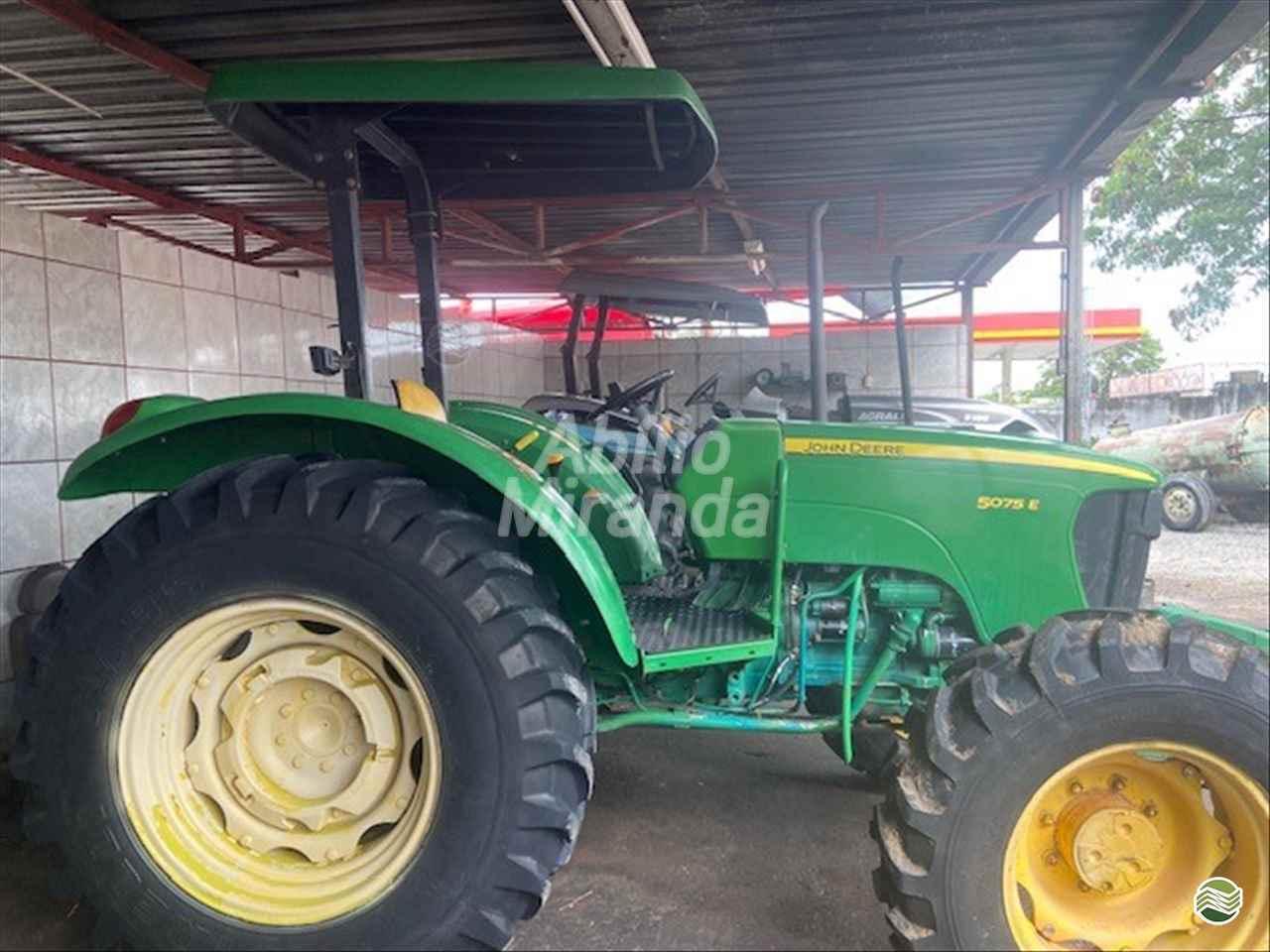 JOHN DEERE 5075E