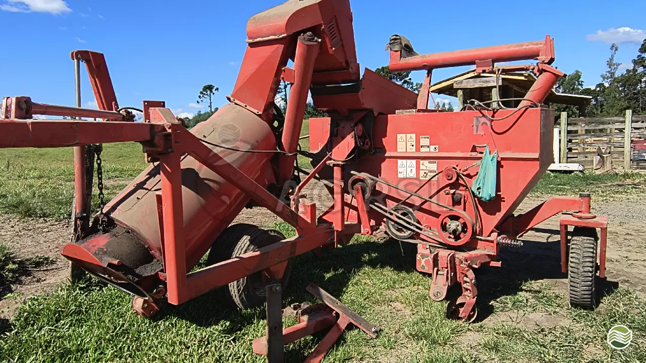 COLHEDORA DE MILHO 3 LINHAS