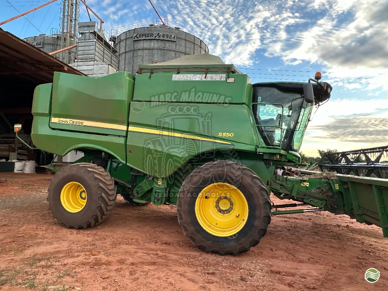 JOHN DEERE S550