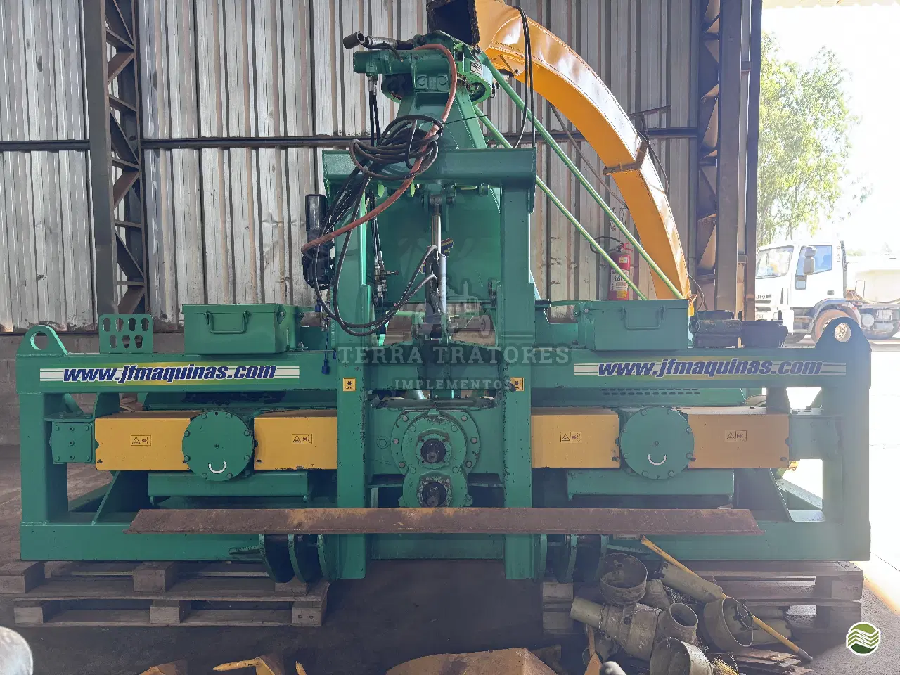 COLHEDORA JF AT 1600