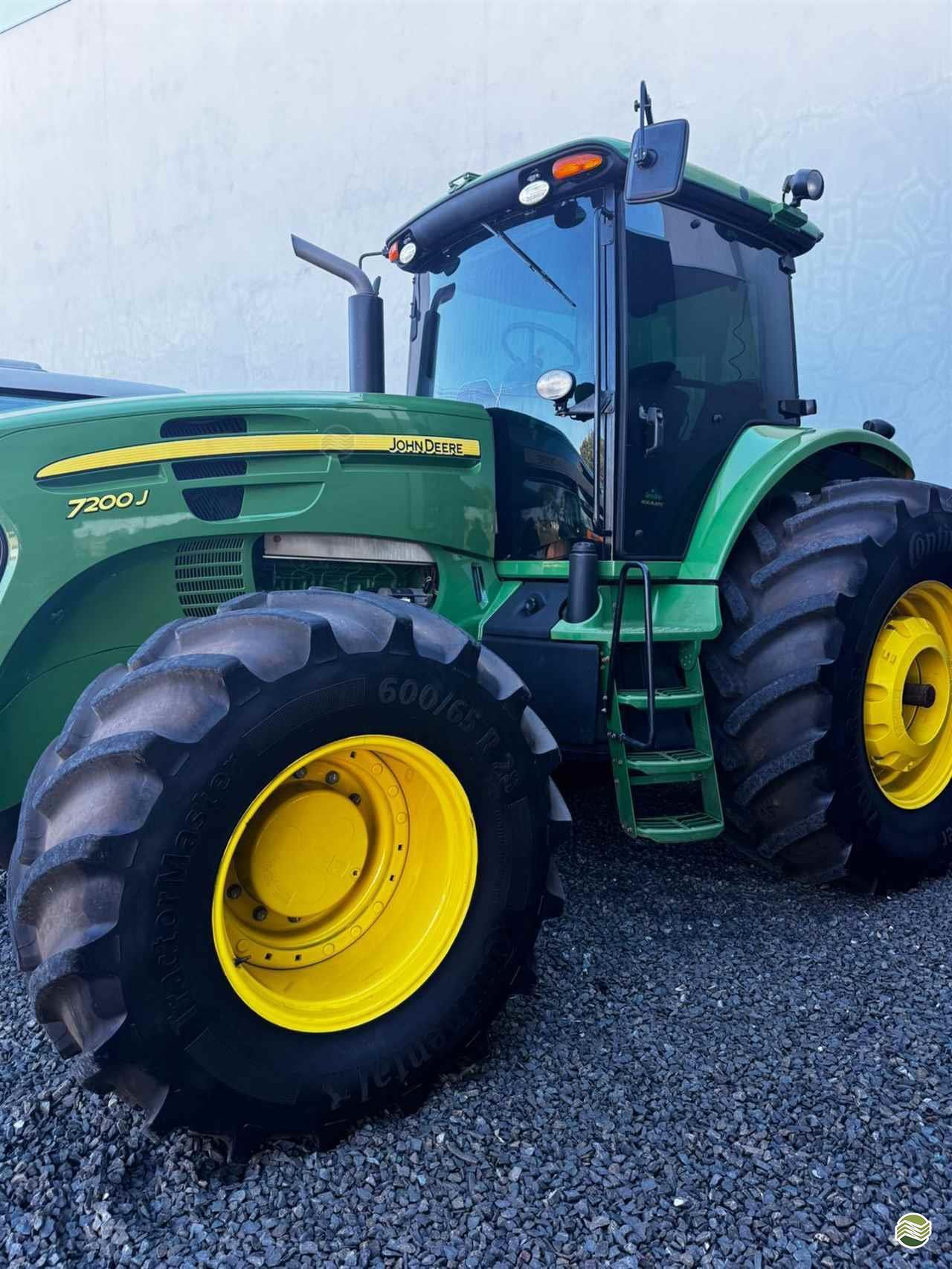 JOHN DEERE 7200