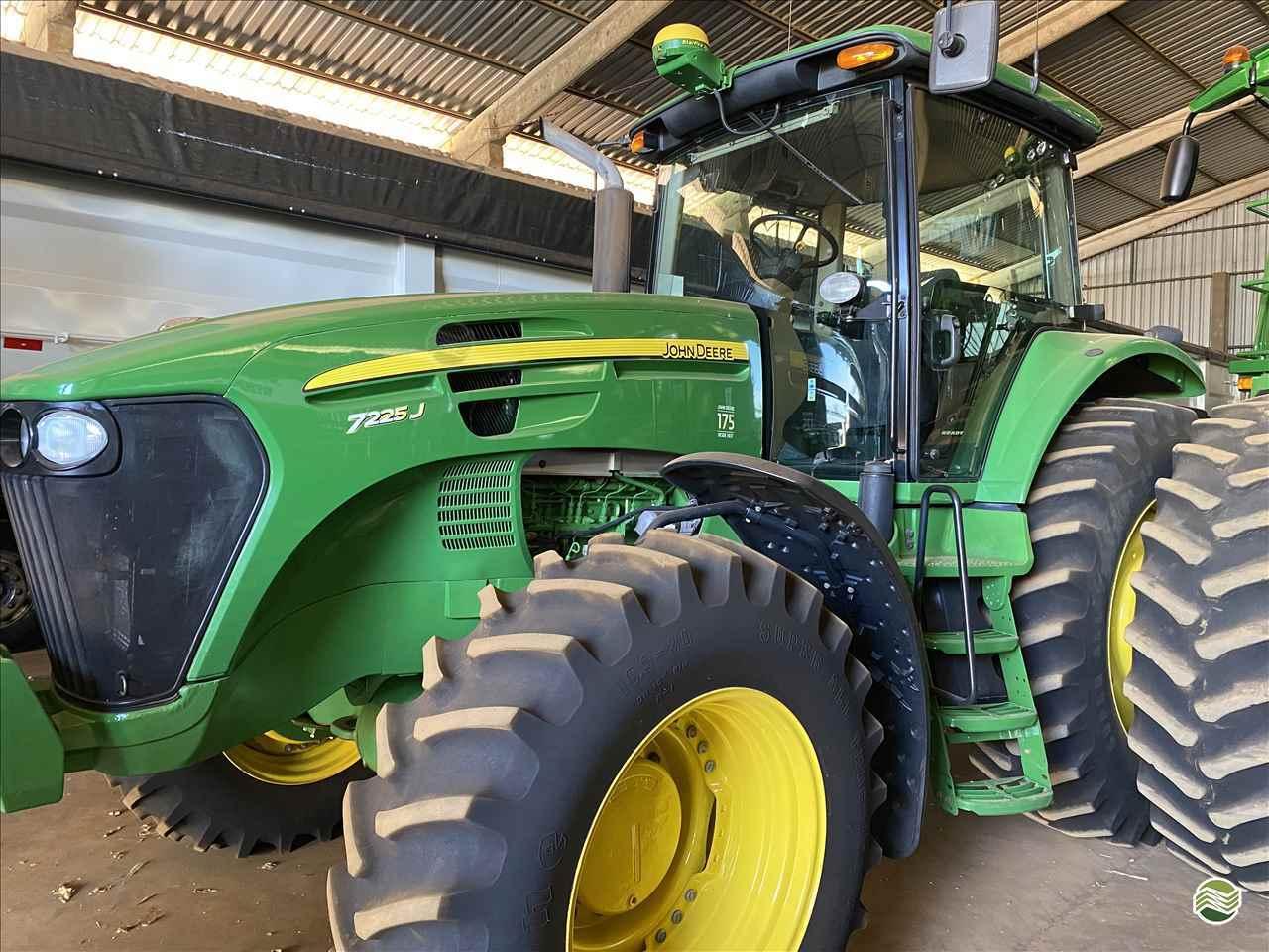 JOHN DEERE 7225