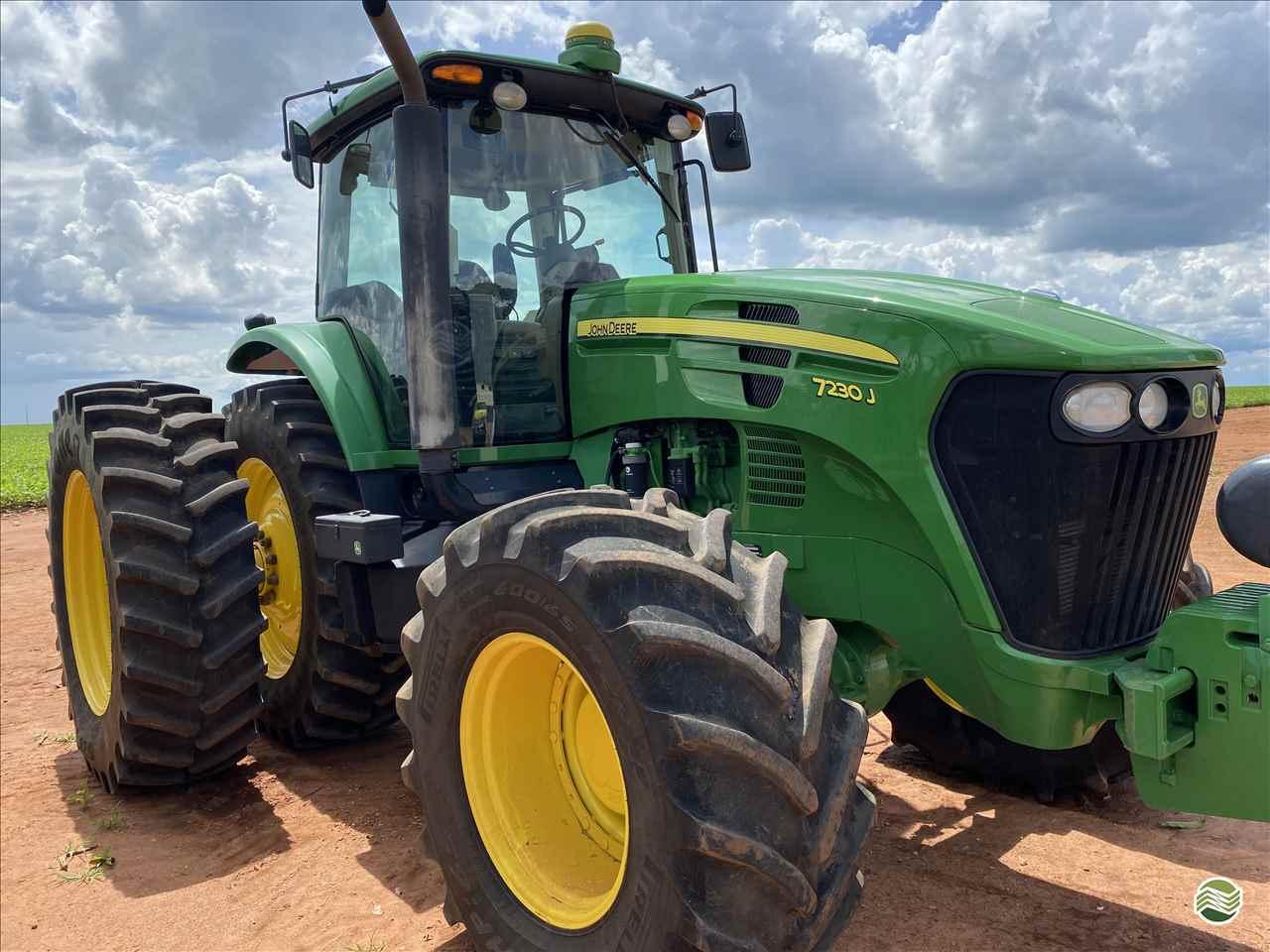 JOHN DEERE 7230